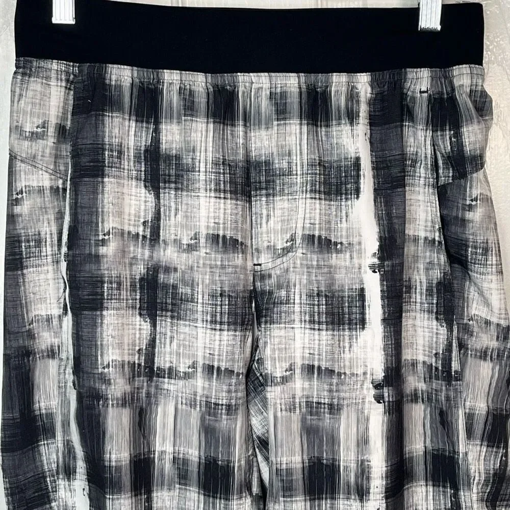 Lululemon Men’s Sz S Lightweight Athletic Shorts Gray Black